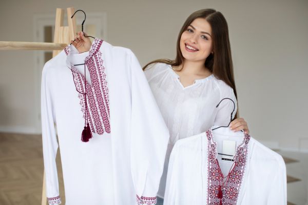 Choisir un qamis pakistanais pour un style original et confortable